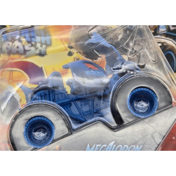 Spin Master Monster Jam 2025 Smash & Bash‎ Megalodon Series 01 Truck New Diecast - Picture 7 of 8